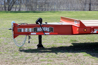 The 80 inch long drawbar provides improved weight distribution and superior handling.  Safety chains are integral to the drawbar frame and are easily adjustable to properly fit the towing vehicle.