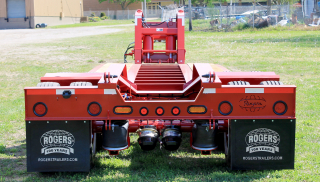 High performance air ride suspension provides for a smooth ride as well as controls to raise or lower the trailer deck height.  LED lighting is US-DOT approved and includes amber strobe lights with toggle on/off switch.