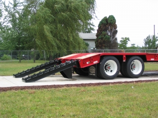 The low-profile gooseneck allows for extra loading space from the deck.