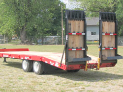 Rear Loading Ramps / Hydraulic-Powered