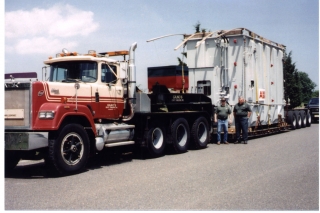 ROGERS® 100-ton capacity Specialized Trailer features a detachable rear frame.