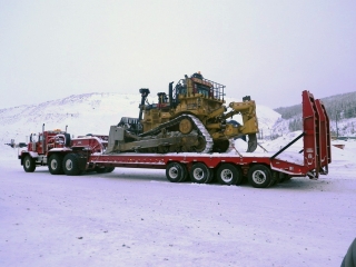 This ROGERS® 125-ton capacity trailer was built to haul mining equipment in Quebec.